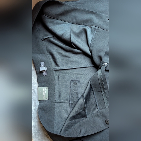 Madison Career Dress Pants Womens Size 16 Straight Leg Pockets Black NWT Rayon - Picture 6 of 10